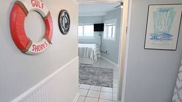 1 bedroom, internet, bed sheets