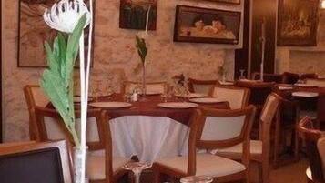 Breakfast, lunch and dinner served