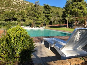 Piscine extérieure (ouverte en saison)