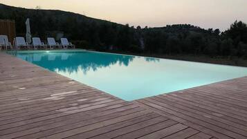 Piscine extérieure (ouverte en saison)