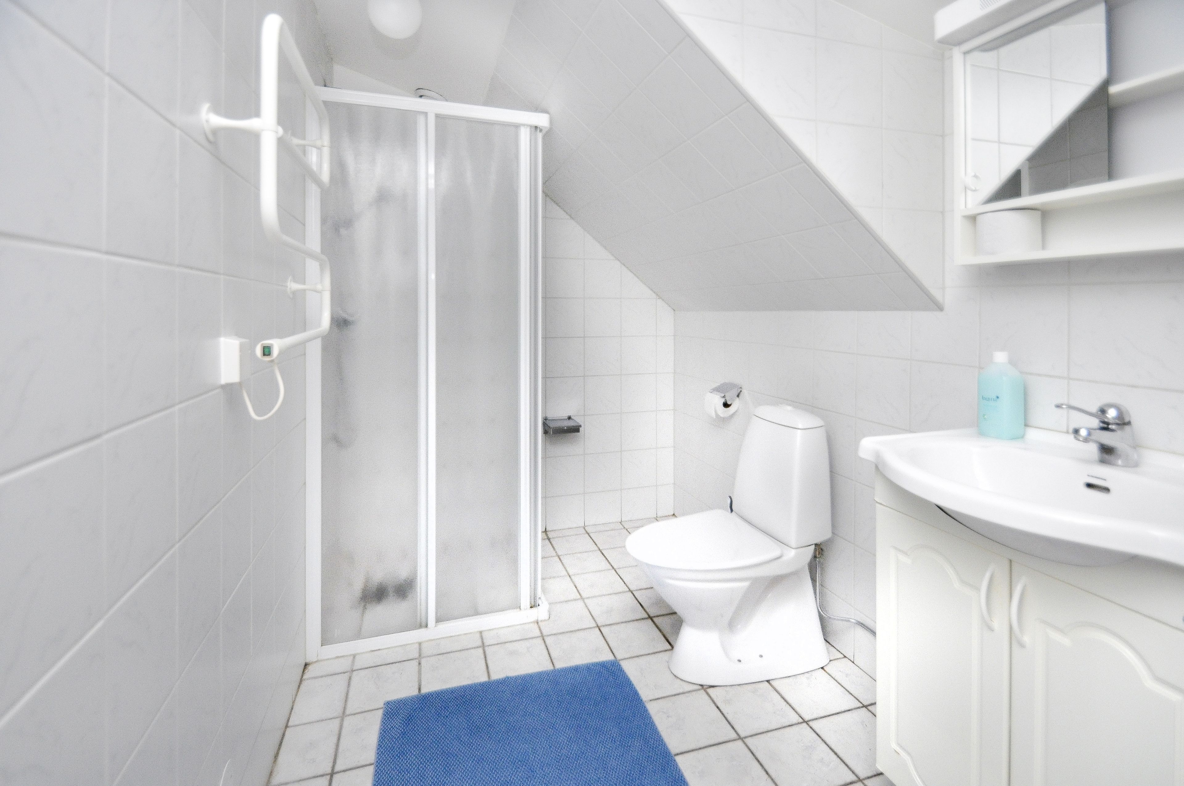 Chambre Double (With Sofa Bed) | Salle de bain