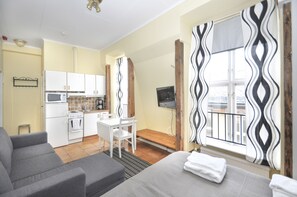 Double Room | Living area | Flat-screen TV - Boende Visby (Visby)