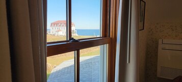 Room, 1 King Bed, Non Smoking, Partial Ocean View | View from room