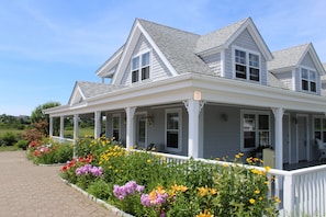 Exterior - Rose Farm Inn (Block Island)