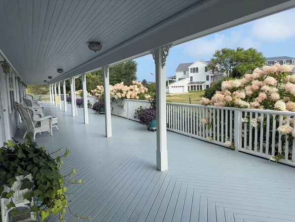 Exterior - Rose Farm Inn (Block Island)