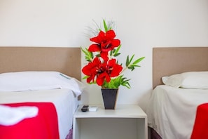 Phòng đôi hoặc 2 giường đơn, 1 phòng ngủ | Bàn, màn/rèm cản sáng, phòng cách âm 