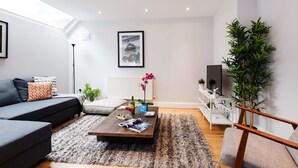 Apartment, 2 Schlafzimmer | Wohnzimmer | Fernseher