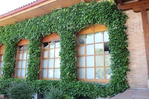 Front of property - Albergue Jakue - Hostel (Puente La Reina)