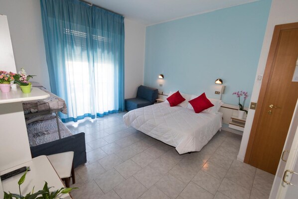 In-room safe, free WiFi - Hotel Giannella (Rimini)