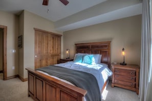1 bedroom, iron/ironing board, free WiFi, bed sheets - Breckenridge Adventure Hub (Breckenridge)