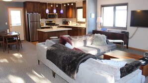 TV, fireplace - Broken Lance Chalet- On Bus Line, Minutes to Town! (Breckenridge)