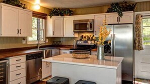 Unclassified image, 2 of 18, button - Charming Breckenridge Mountain Chalet (Breckenridge)