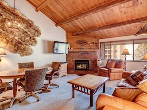 TV, fireplace