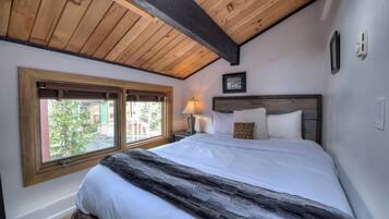 3 bedrooms, iron/ironing board, free WiFi