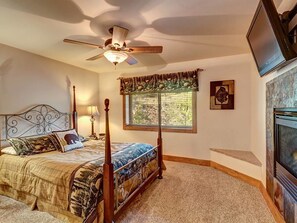 4 bedrooms, iron/ironing board, free WiFi
