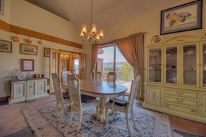 In-room dining - Hamilton Creek Gathering! (Silverthorne)