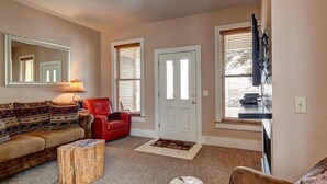 Unclassified image, 3 of 24, button - French St. Manor - Walk to Everything! (Breckenridge)