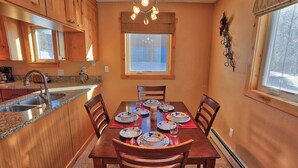 In-room dining - Frisco Launchpad - Ski Summit! (Frisco)