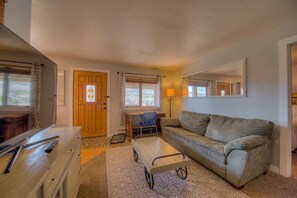 TV - Hamilton Creek Hideaway (Silverthorne)