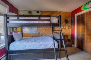 3 chambres, fer et planche à repasser, accès au Wi-Fi (inclus)