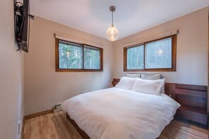 3 bedrooms, iron/ironing board, free WiFi - House of the Morning Sun! (Breckenridge)