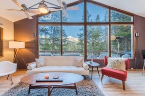 ทีวี, เตาผิง