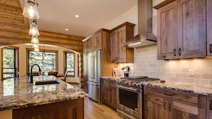 Unclassified image, 4 of 29, button - Luxury Mountain Retreat - Hot Tub & Stunning Views (Breckenridge)
