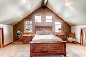 4 bedrooms, iron/ironing board, free WiFi