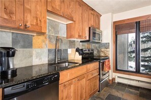 Cookware/dishes/utensils