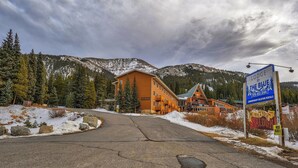 Property entrance - Quandary Condo - Ski, Hike & Explore Breck! (Breckenridge)