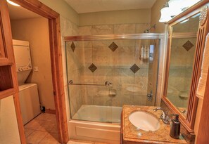 Free toiletries, towels - Quandary Condo - Ski, Hike & Explore Breck! (Breckenridge)