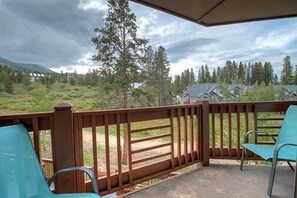 Terrace/patio - Ski Hill Penthouse -ski/in, Ski/out & Walk to Main (Breckenridge)