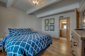 1 개의 침실, 무료 WiFi