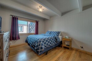 1 개의 침실, 무료 WiFi