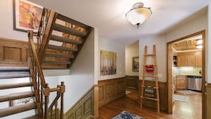 Staircase - Timberlake Lodge at Goose Pasture Tarn! (Breckenridge)
