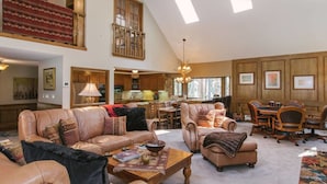 TV, fireplace - Timberlake Lodge at Goose Pasture Tarn! (Breckenridge)