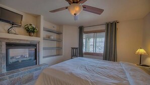 Room - Vista Point Gathering - Hot Tub on Deck With Views (Breckenridge)