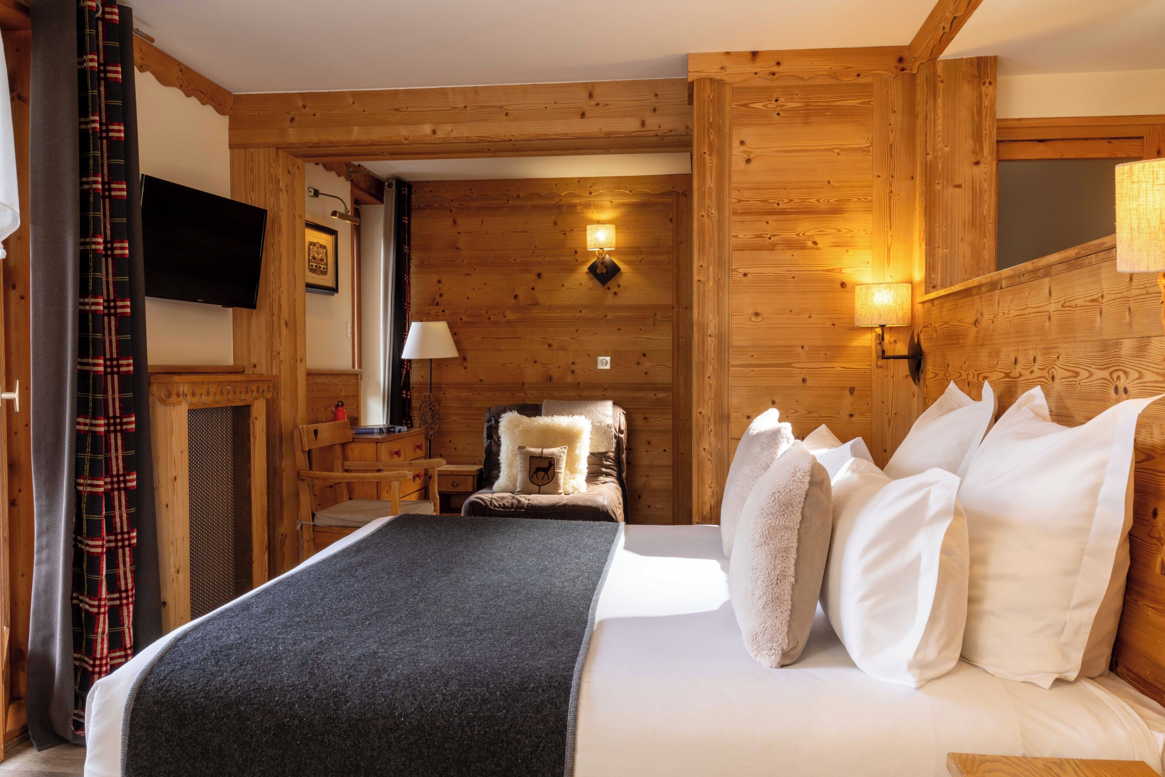 Junior Room, Mountain View | Premium bedding, in-room safe, individually decorated