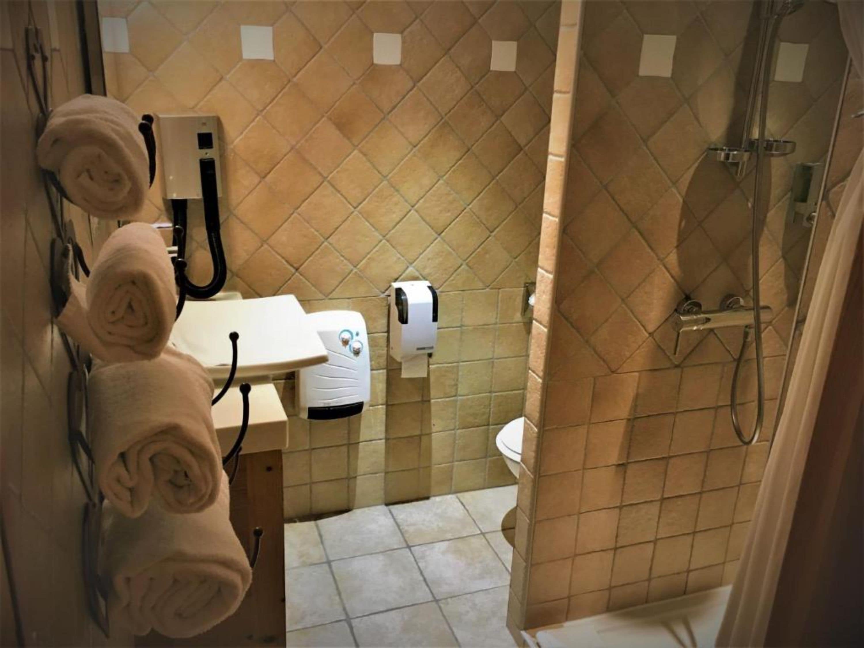 standard triple room | premium bedding, in-room safe, individually decorated