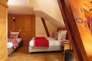 Premium bedding, in-room safe, individually decorated