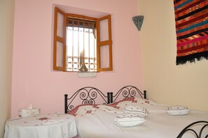 Traditional Double Room, Non Smoking (Yakouta) | Free WiFi, bed sheets - Dar Pension Talaa (Fes)