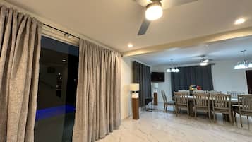 Family House | In-room dining