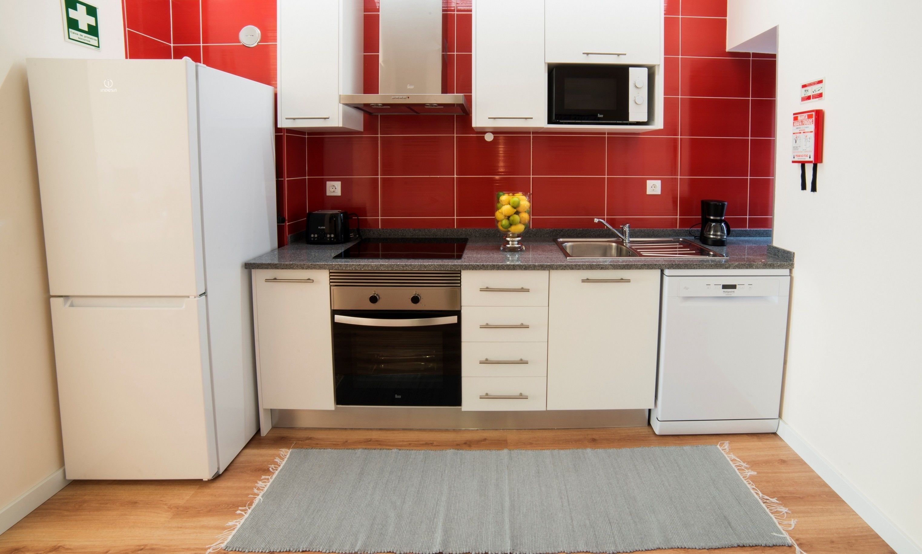 standard apartment, 1 bedroom | private kitchen | full-sized fridge, microwave, oven, stovetop