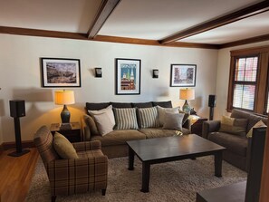 スマートテレビ、DVD プレーヤー、書庫、ビデオライブラリ