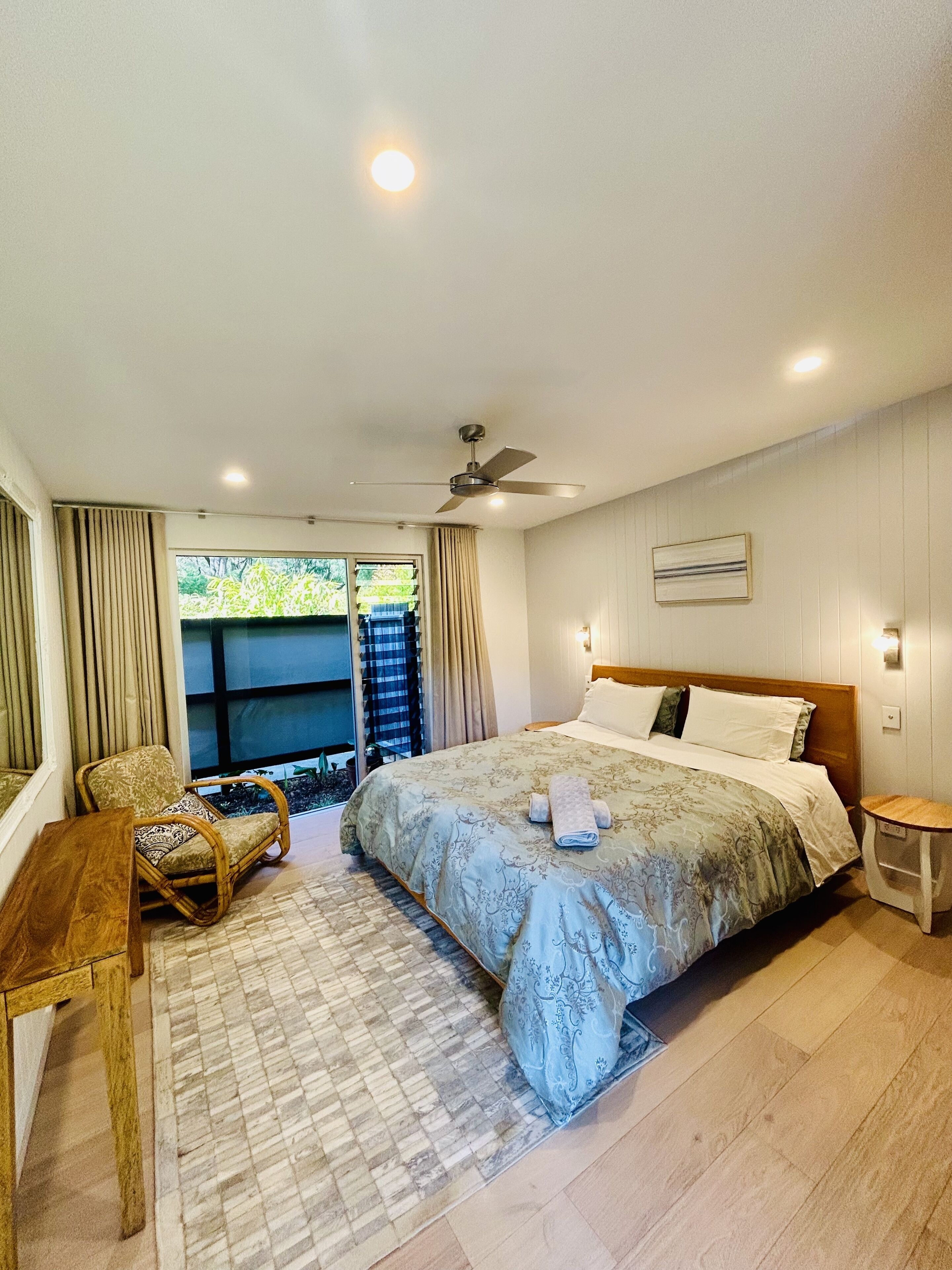 2 Schlafzimmer, Verdunkelungsvorhänge, Bügeleisen/Bügelbrett