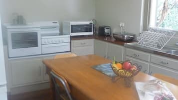 Superior-Haus, 3 Schlafzimmer, zum Garten hin | Eigene Küche | Hochstuhl