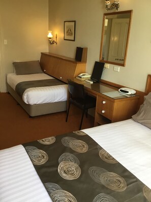 Queen Twin Suite - Campbell St Lodge (Castlemaine)