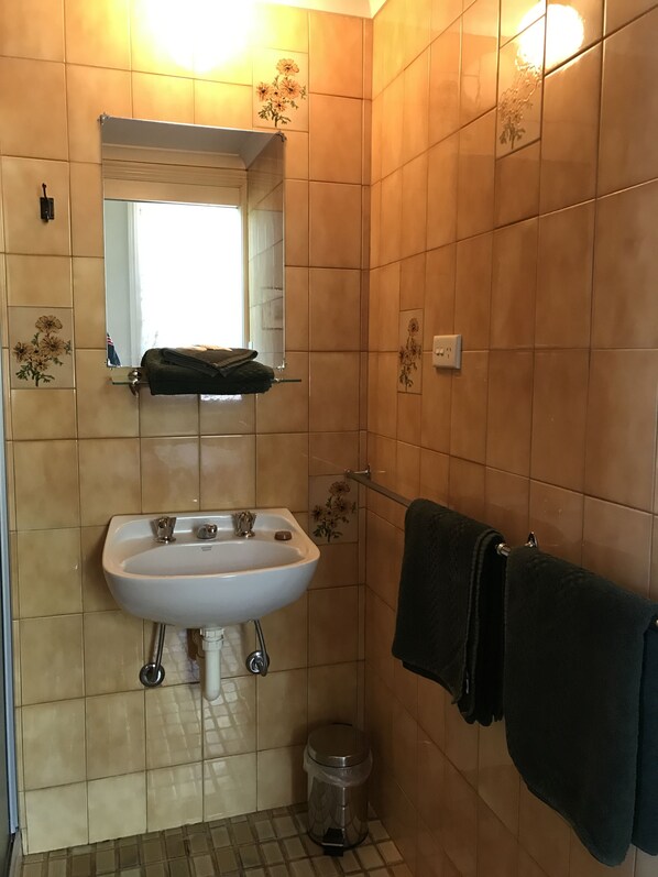 Habitación con 2 camas individuales, 1 habitación | Baño