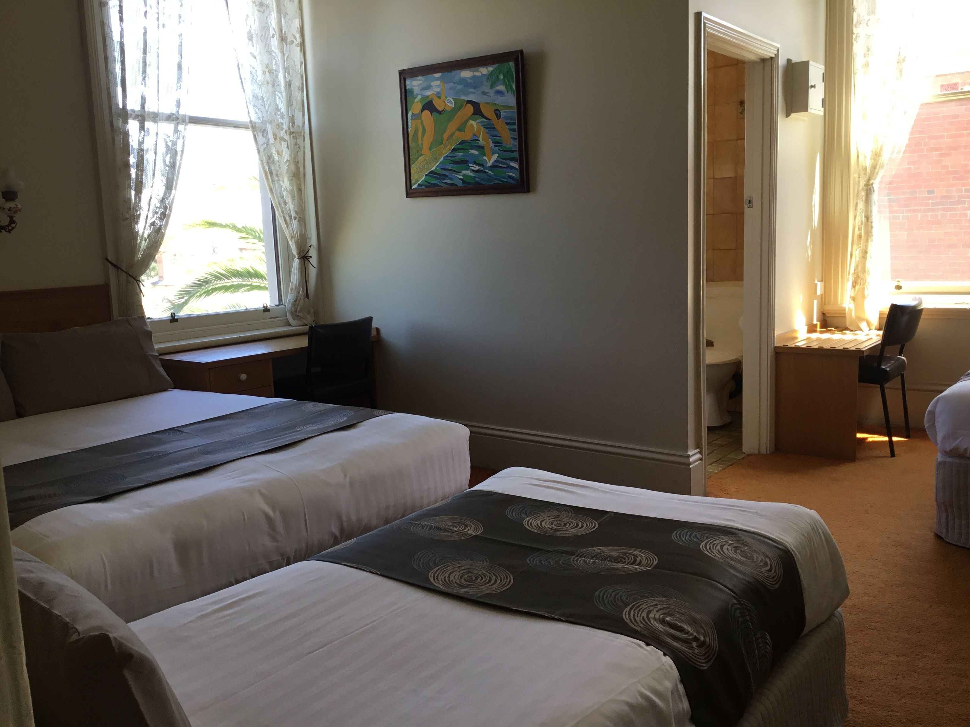 Kamar Keluarga, Beberapa Tempat Tidur | Seprai premium, meja kerja, setrika/meja setrika, dan Wi-Fi gratis