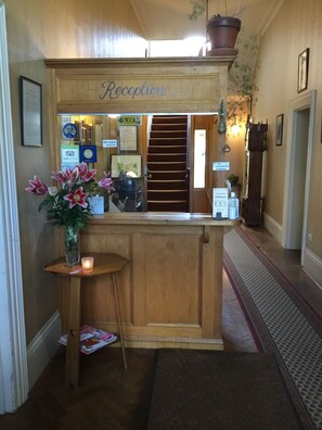 Reception - Campbell St Lodge (Castlemaine)